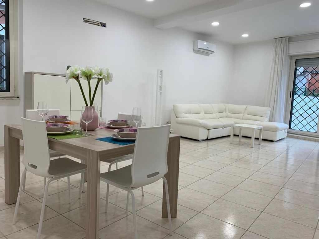 Mediterranean House Nettuno Apartment ภายนอก รูปภาพ
